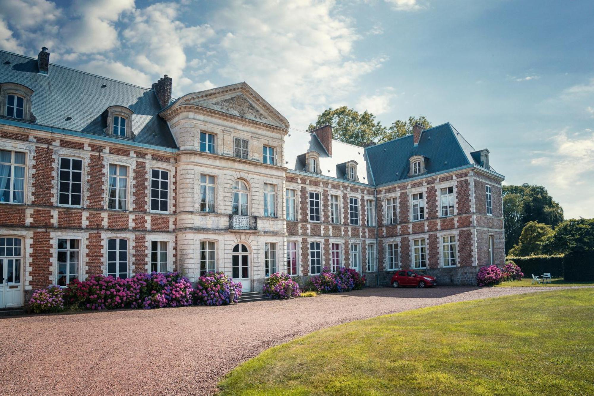 D'hotes & Du Chateau De Bed & Breakfast