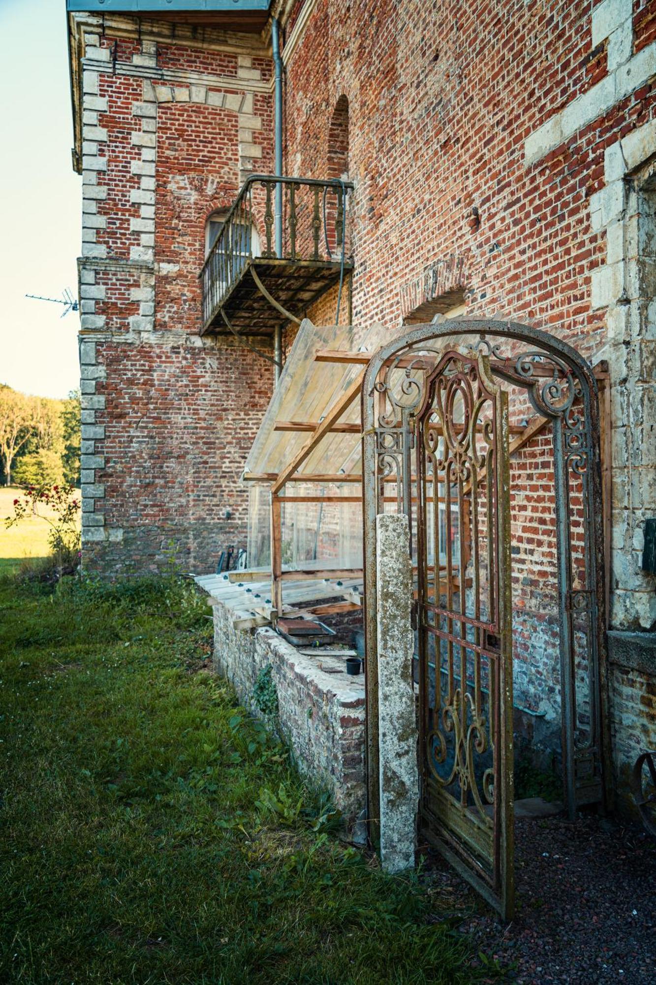 D'hotes & Du Chateau De Bed & Breakfast *