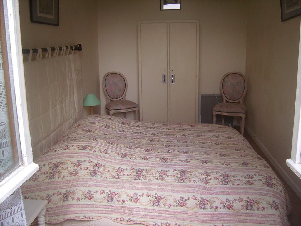 D'hotes & Du Chateau De Bed & Breakfast *